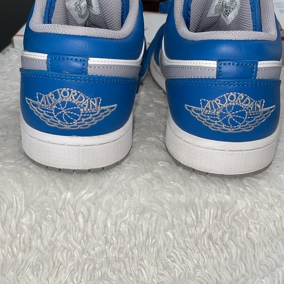 Nike Jordan 1 Low True Blue Cement Size Mens 9 US - Picture 3 of 7
